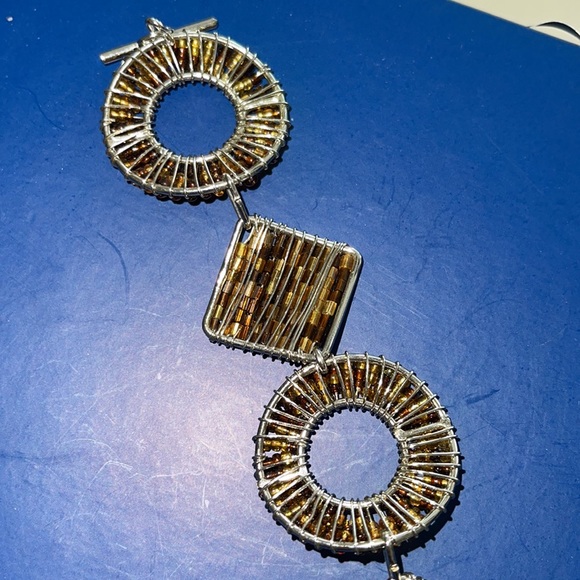 Interesting tortoise colored seed bead wired wrapped woven toggle clasp bracelet - Picture 9 of 12